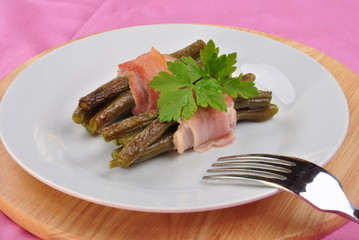 grüne Bohnen  mit gegrilltem Speck