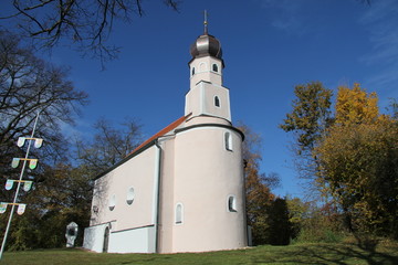 Fototapeta na wymiar Wallfahrtskirche St. Ulrich in Tiefenthal