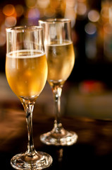 2 champagne glasses