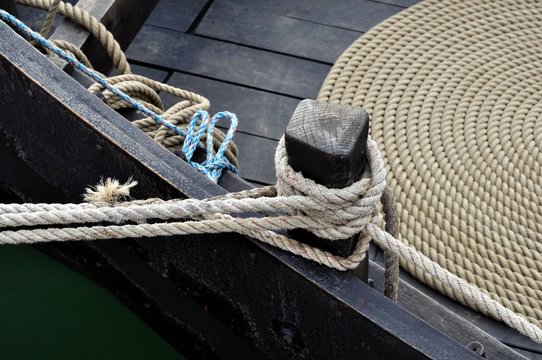 Segelschiff - festgezurrt