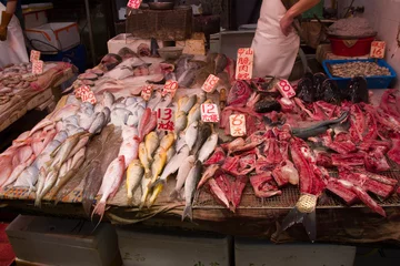 Selbstklebende Fototapete Hong Kong Fischmarkt in Hongkong
