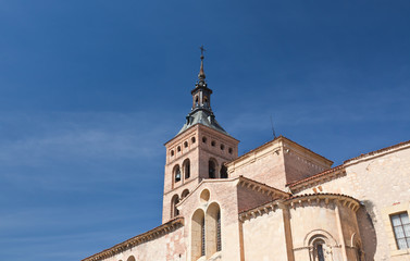 Obraz premium an ancient church in Segovia,