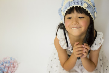 バブーシュカを被る女の子