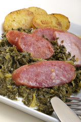 Grünkohlgericht mit Kohlwurst