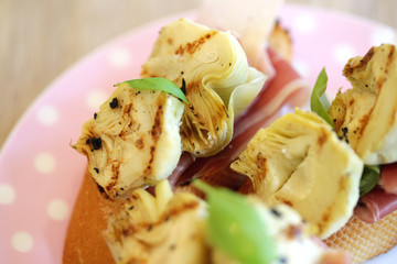 Parma Ham and Artichokes on Bread