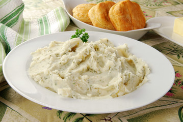Mashed potatos with herbs and butter