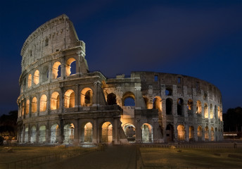 Roman Colosseum At Night - obrazy, fototapety, plakaty