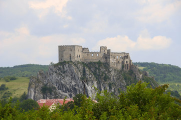 Fototapeta na wymiar old castle Betskov on the rock in Slovakia