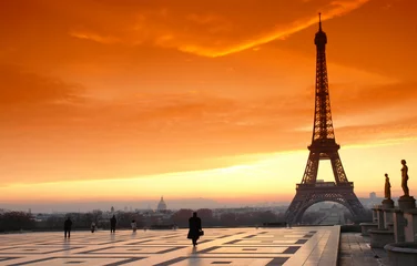 Wandaufkleber Paris wacht auf © hassan bensliman