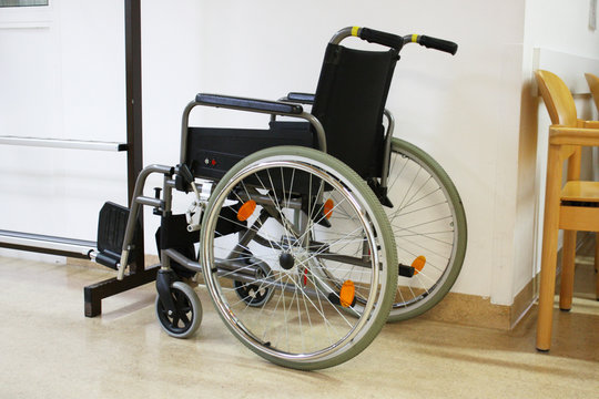 Rollstuhl für Schwerbehinderte