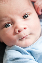 Neugeborenes Baby