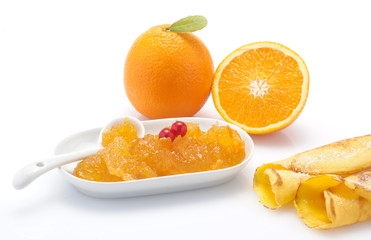 Arancia e confettura con crèpes