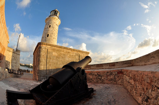 lighthouse and cannon in habana cuba