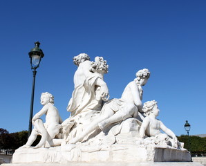 Statue du jardin des Tuileries à Paris