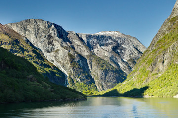 Naklejka na ściany i meble Cliffs Fjord