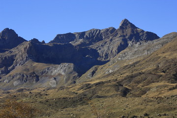 La Partacua en otoño, montañas de Tramacastilla, Pirineos