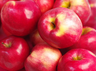 Fototapeta na wymiar red apples.background