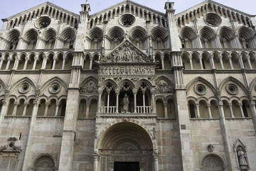 Obraz premium Facade of the Romanesque Cathedral in Ferrara, Italy