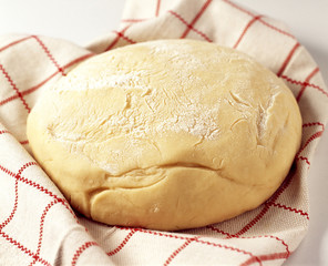 former des boules de pâte 