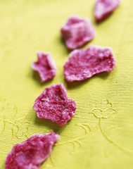 Pétales de roses cristalisés