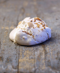 Meringue à la nougatine