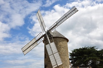 Fototapeta na wymiar moulin saint michel 4
