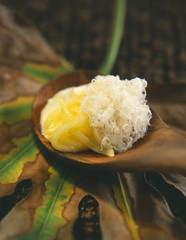 Noix du Brésil, mangue et chocolat blanc