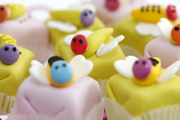 Mini Bug Cup Cakes