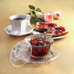 Tea-time à la gelée de fruits rouges