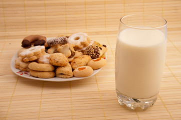 Cookies and fruit for breakfast