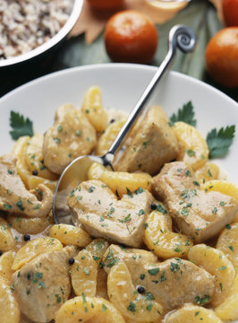 Saut&eacute; de dindonneau aux mandarines