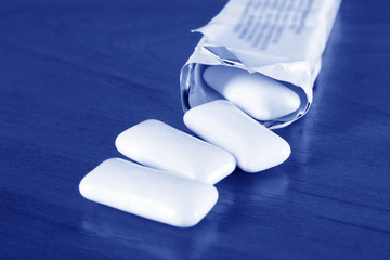 Chewing gums on brown