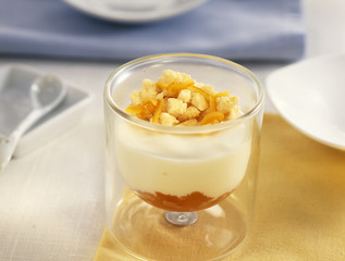 Abricots confits, yaourt et galette citron