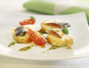 Sardines salées et pomme de terre en salade