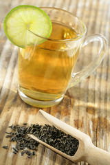Tasse de thé au citron vert