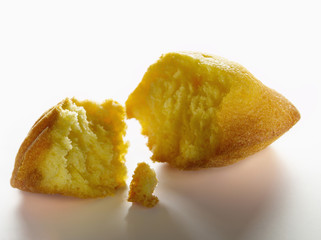 Madeleine coupée en deux