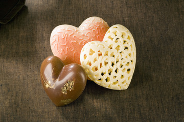 Trois confiseries en forme de coeur