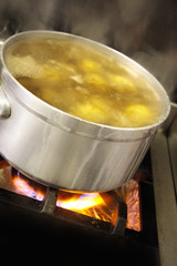 Cuisson de pommes de terre à l'eau
