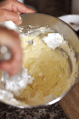 Incorporer les oeufs en neige 