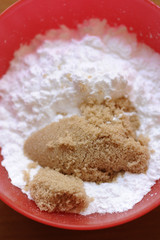 Bol de sucre et farine
