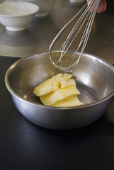 Faire fondre du beurre 