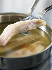 Pocher le filet de poisson 