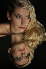 Junge Frau bei einem Fotoshooting