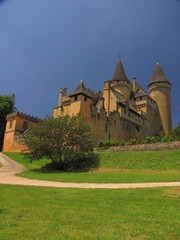 Fototapeta na wymiar Château de Puymartin ; Périgord noir ; Aquitaine