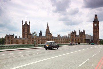 Fototapeta na wymiar Opactwo Westminsterskie i Big Ben clock tower w Londynie.