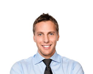 Junger Mann schaut in die Kamera
