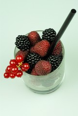 Beeren im Glas von oben