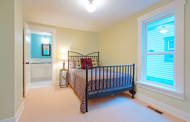 Guest bedroom