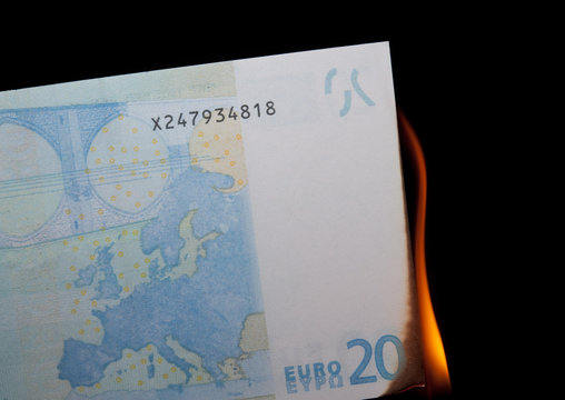 brennende Banknote