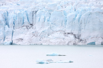 Glacier et iceberg